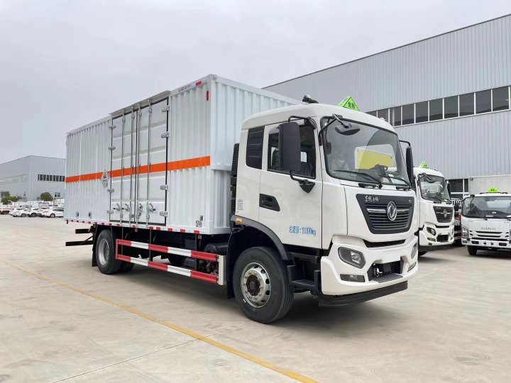 2類(lèi)3項(xiàng)毒性氣體廂式車(chē)/2.3類(lèi)危險(xiǎn)品廂式運(yùn)輸車(chē)